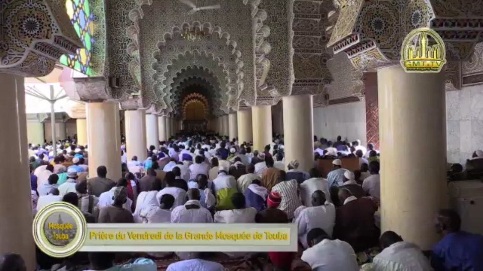 En direct de Touba : la prière du vendredi à la grande mosquée de Touba
